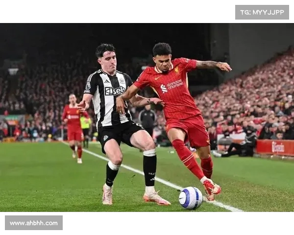 拜仁积极与埃贝尔和迪亚斯团队展开新一轮谈判力求引进中场核心 拜仁积极与埃贝尔和迪亚斯团队展开新一轮谈判力求引进中场核心